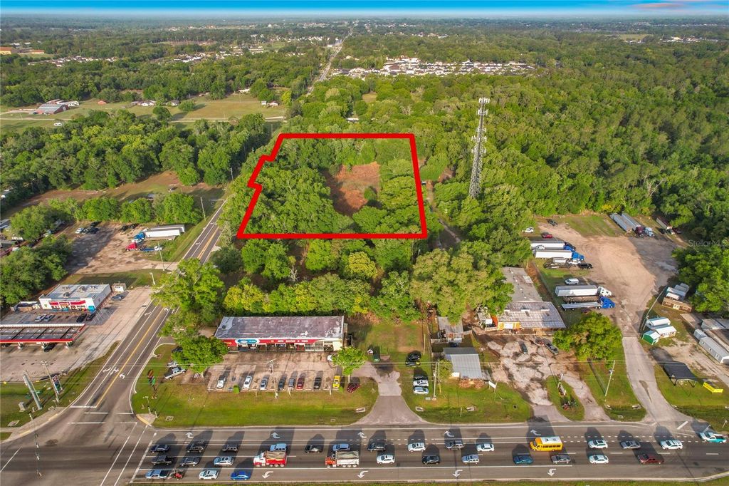 Photo of 1301 Duff Road, Lakeland, FL 33810 (MLS # L4961353)