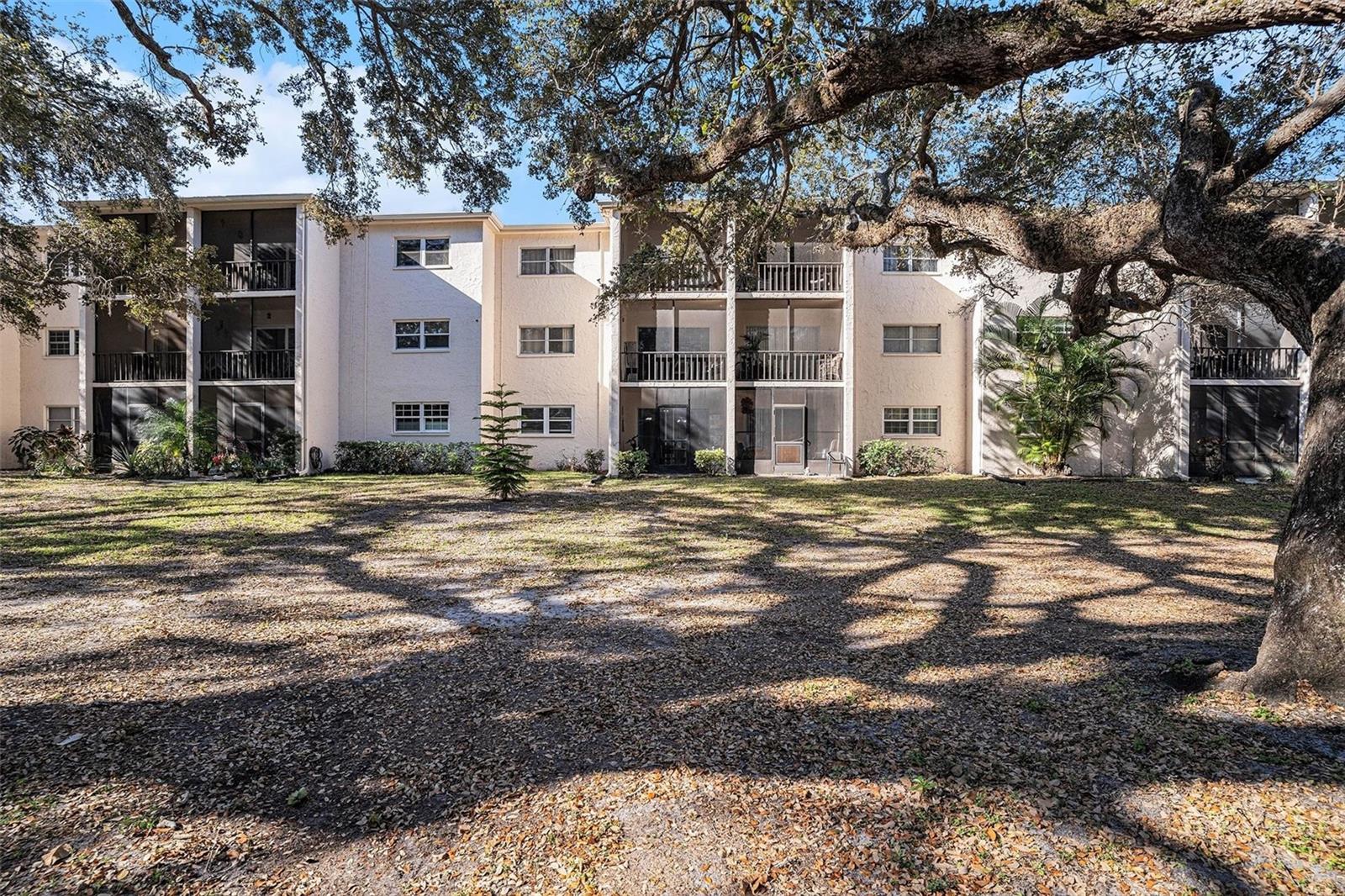 PATRICIAN OAKS - Residential