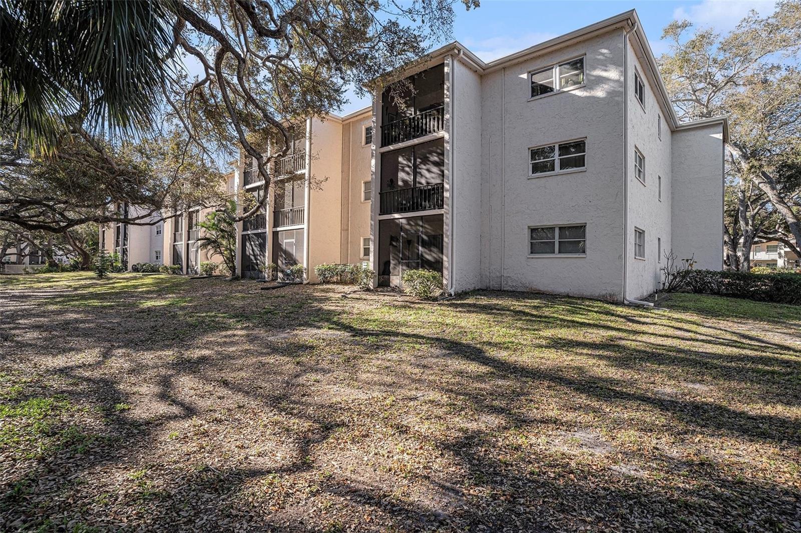 PATRICIAN OAKS - Residential