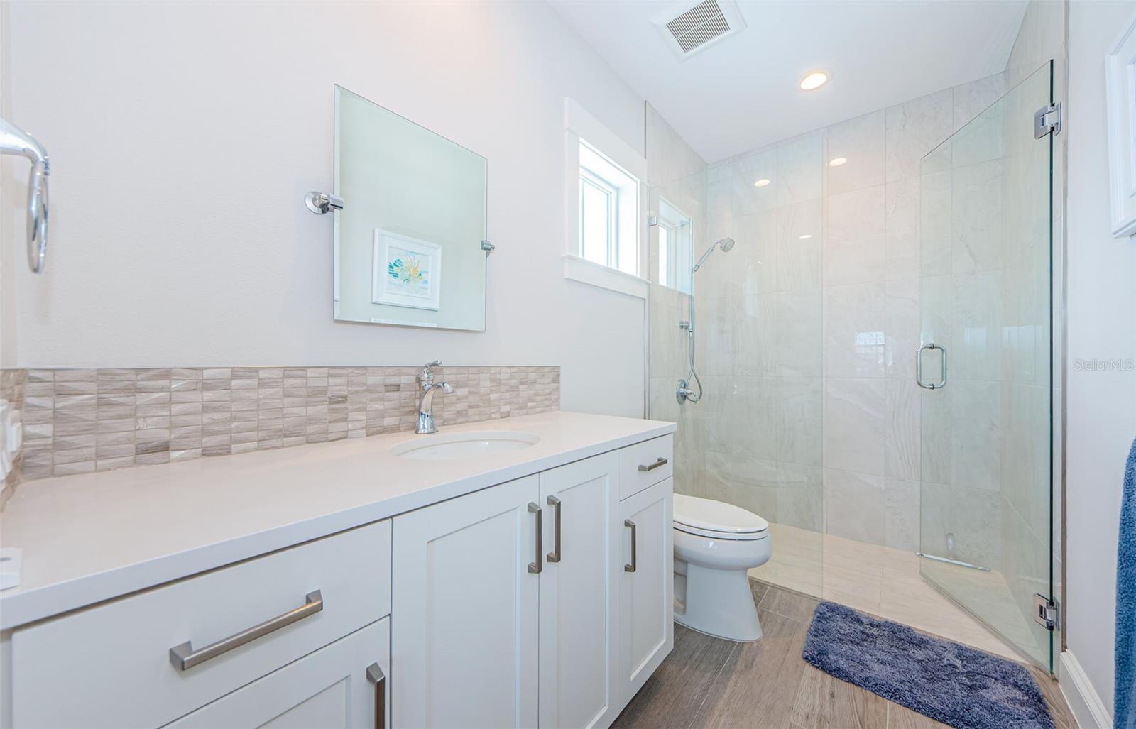 BELLEVUE ESTATES ISLAND 2ND ADD - Residential