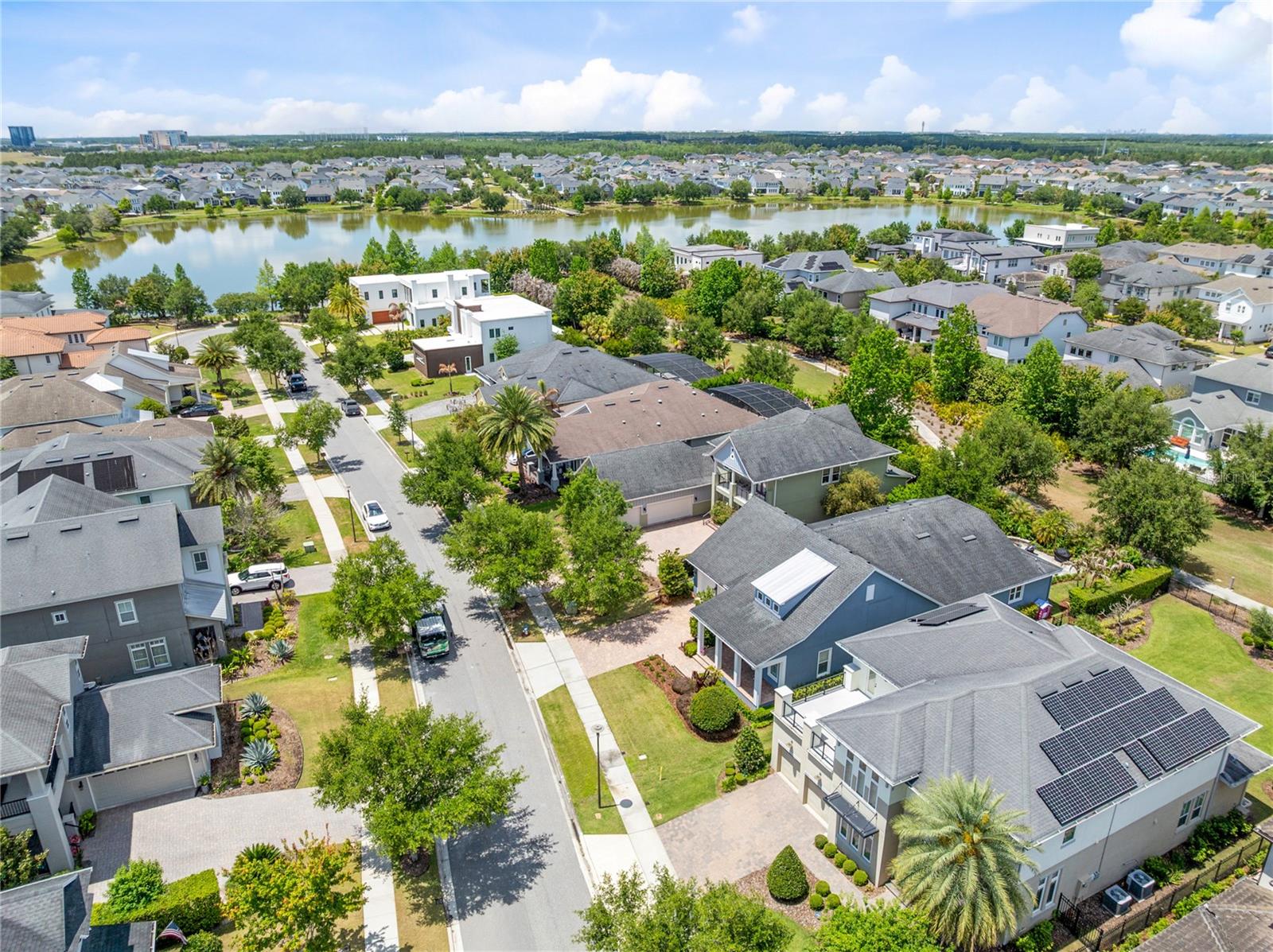 LAUREATE PARK - Residential