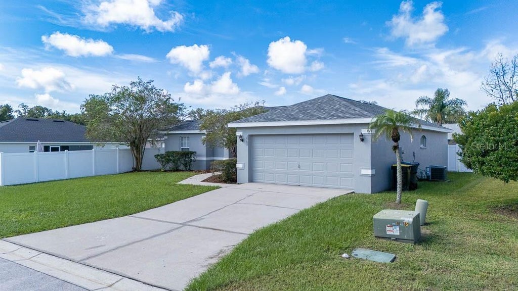 Photo of 2908 Coach Lamp Road, Mulberry, FL 33860 (MLS # P4939852)