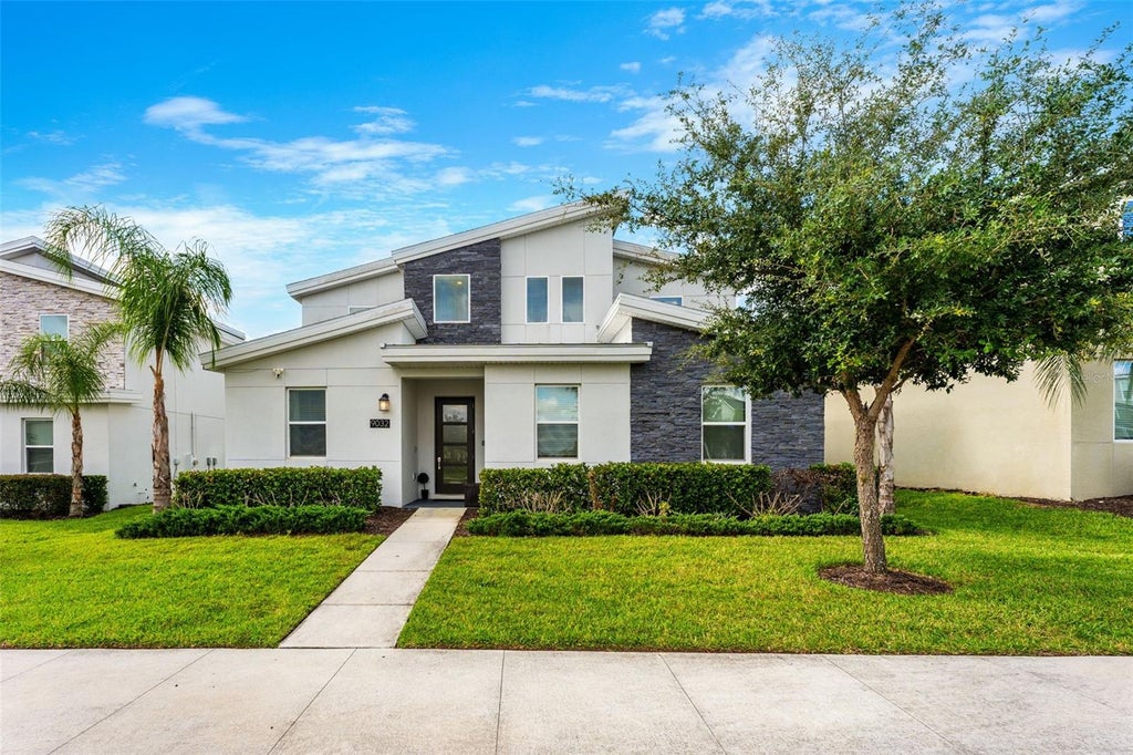 Photo of 9032 Sommerset Hills Drive, Davenport, FL 33896 (MLS # O6436926)