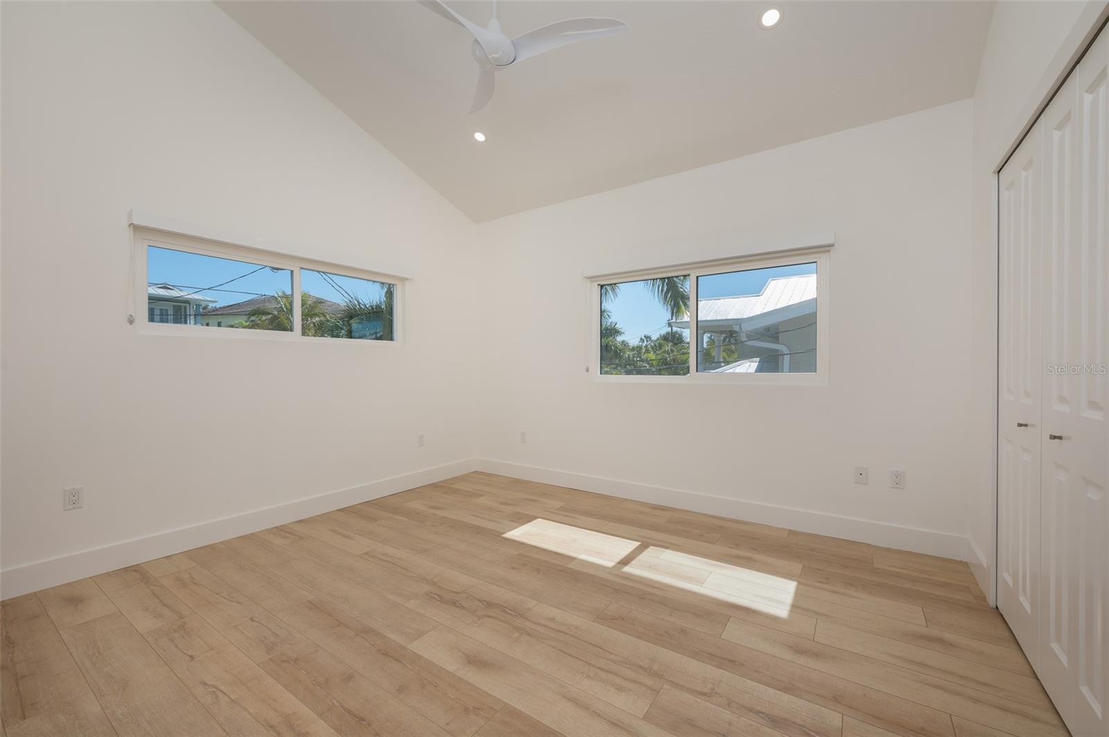 SIESTA BEACH - Residential