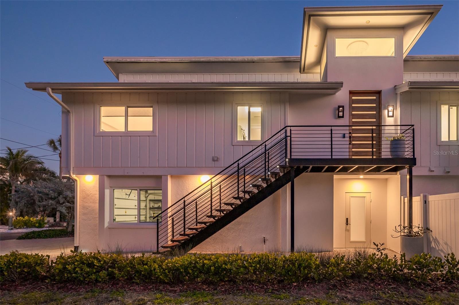 4938 COMMONWEALTH DRIVE