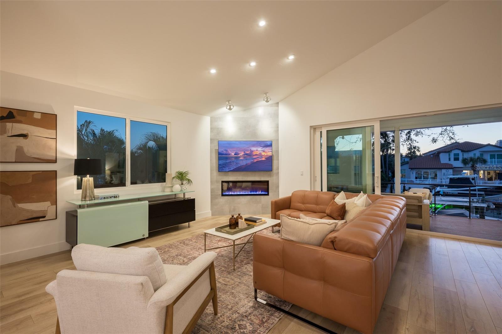 SIESTA BEACH - Residential