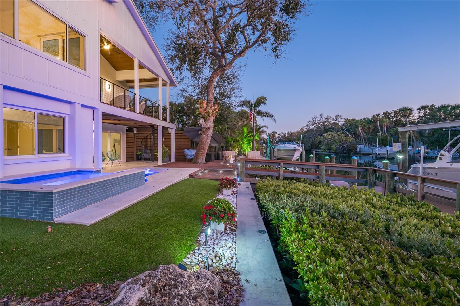 SIESTA BEACH - Residential