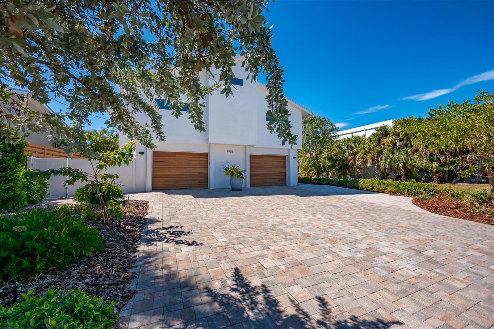 SIESTA BEACH - Residential