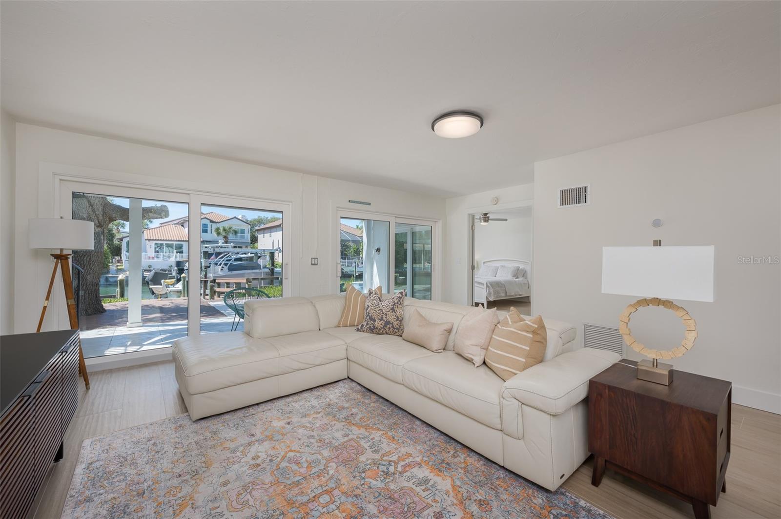 SIESTA BEACH - Residential