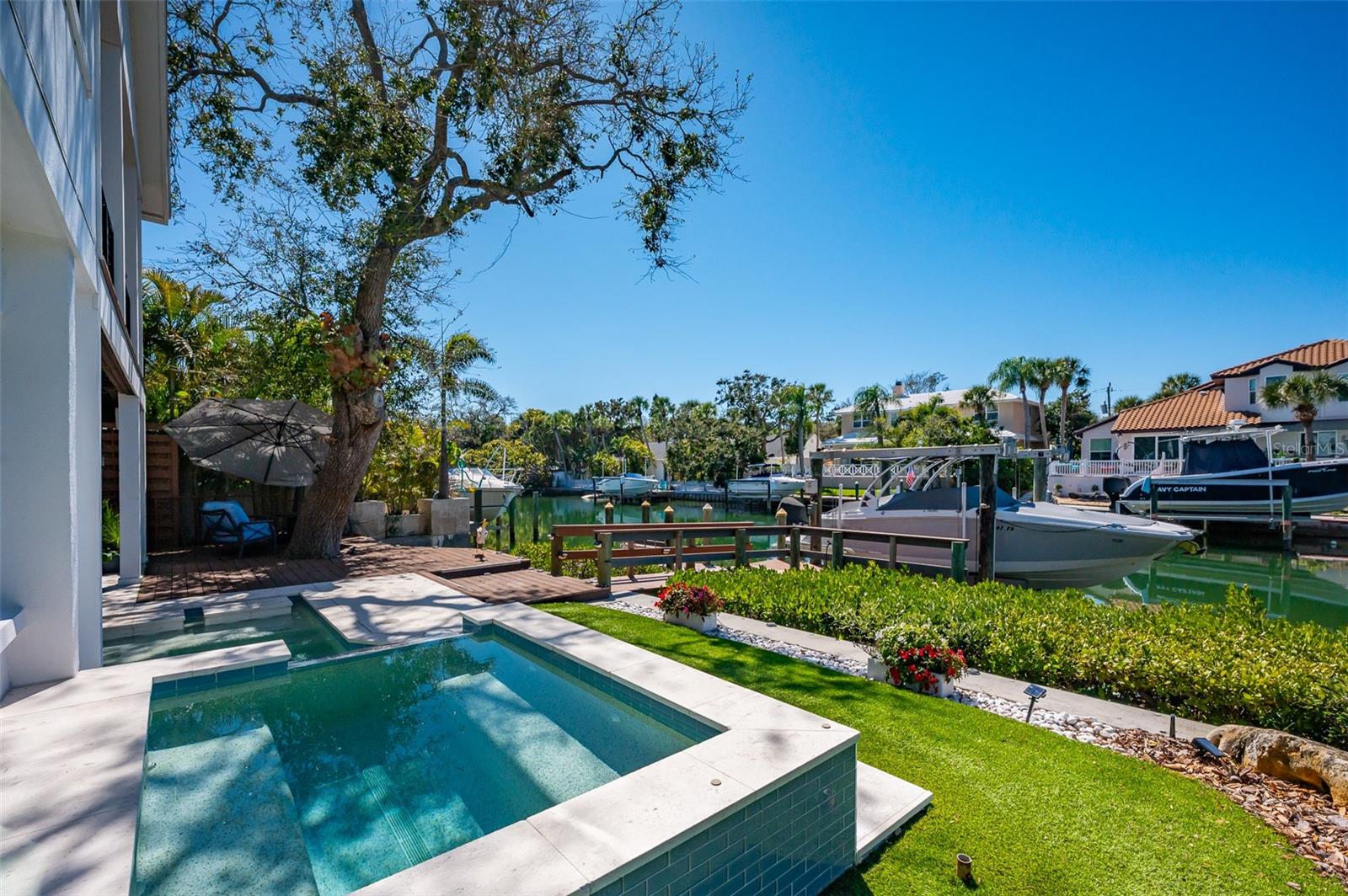 SIESTA BEACH - Residential