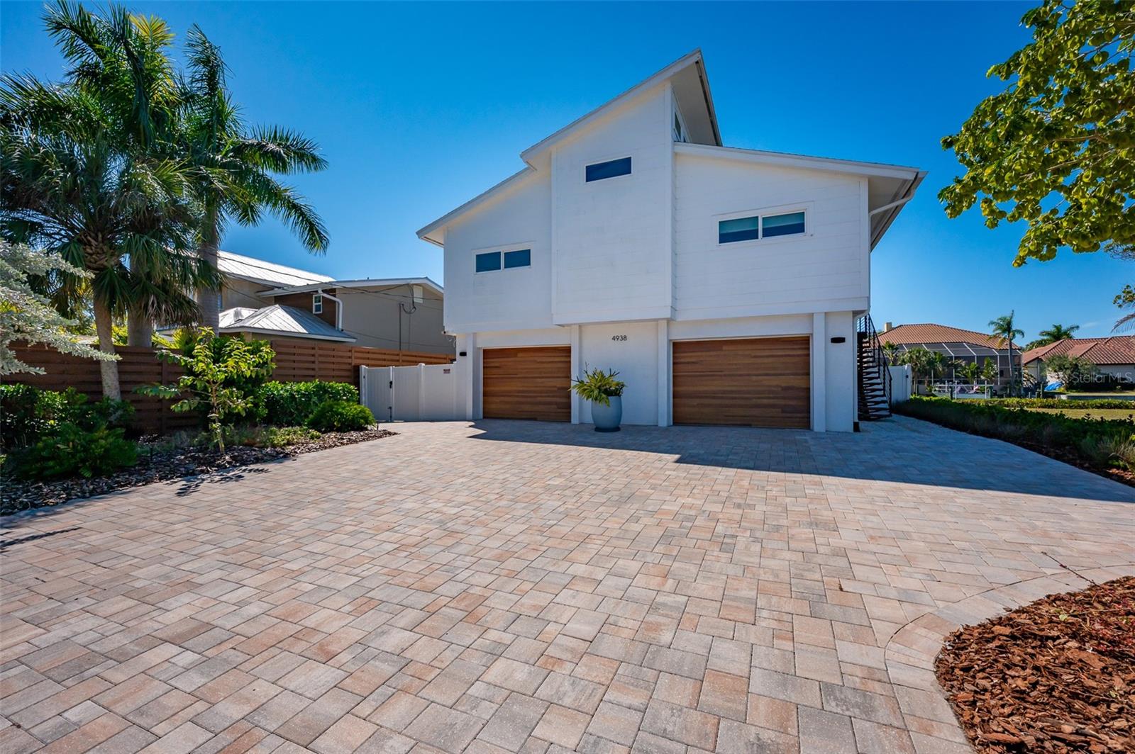 SIESTA BEACH - Residential