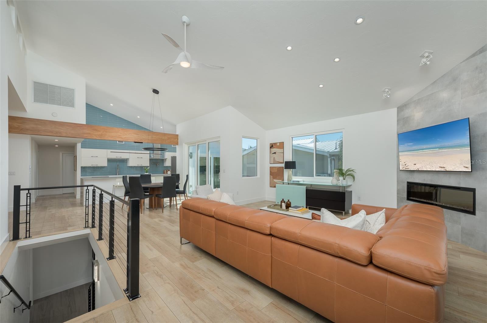 SIESTA BEACH - Residential