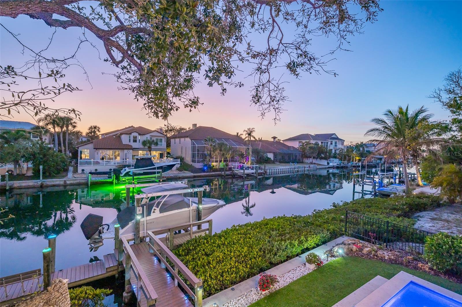 SIESTA BEACH - Residential