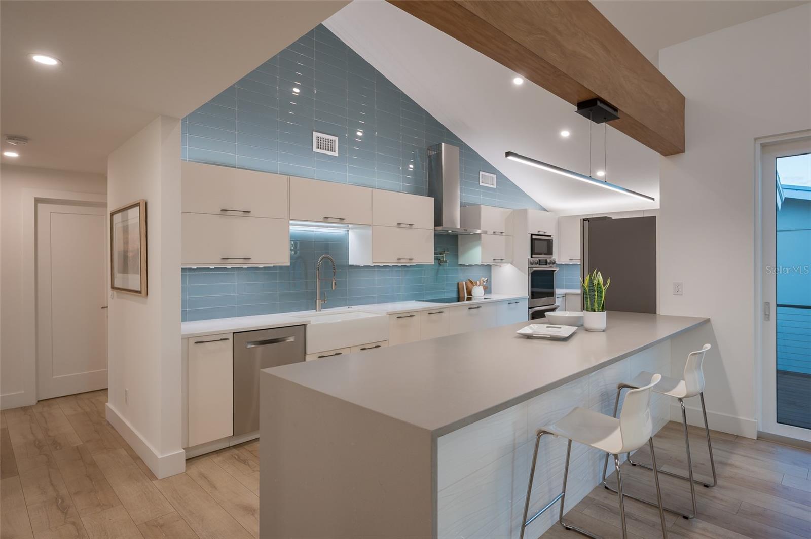 SIESTA BEACH - Residential