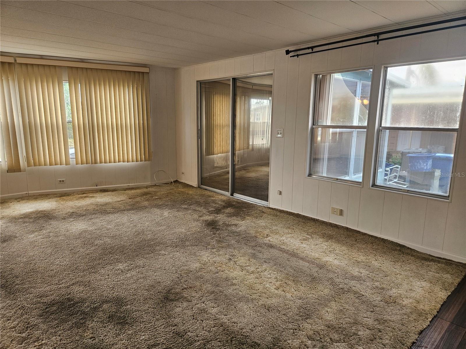 CASA LOMA MOBILEHOME - Residential