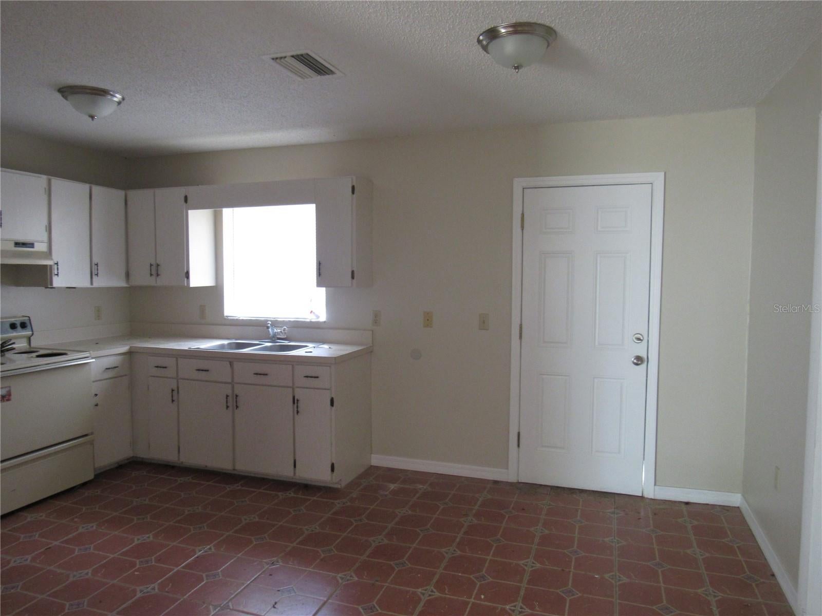 750 FOX LAKE DRIVE