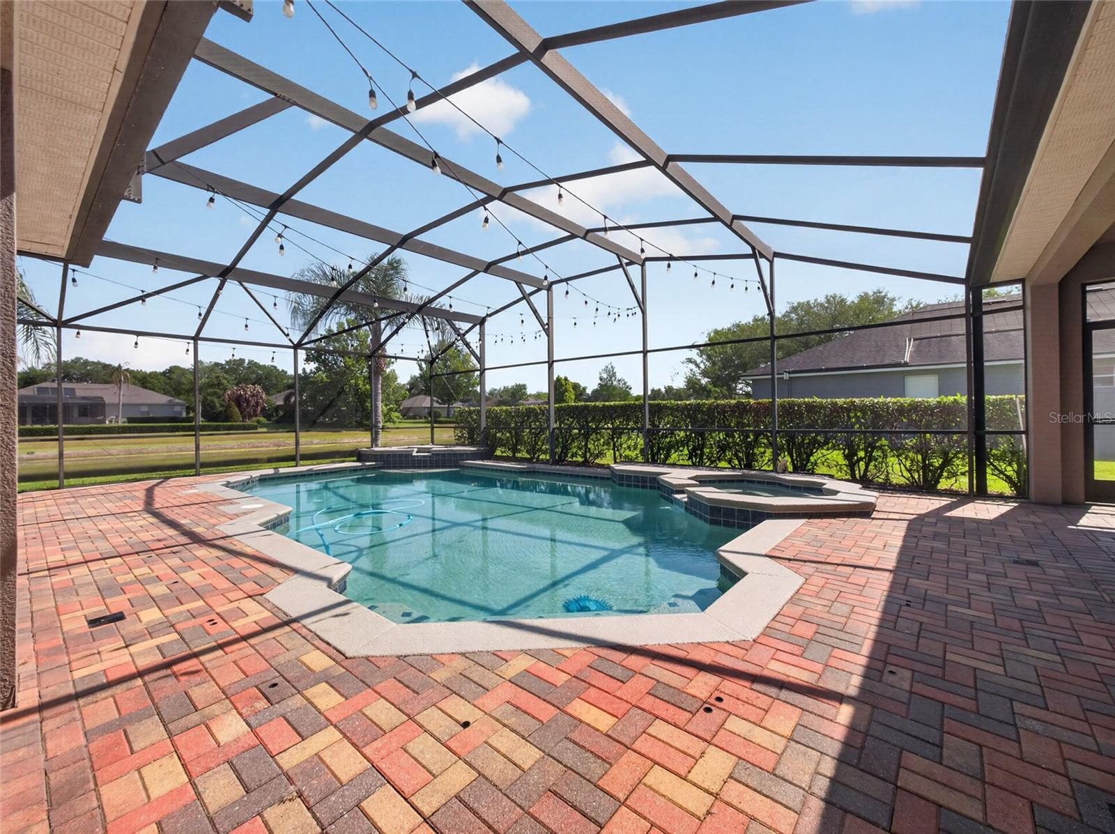 OAKS WINDERMERE 47/57 - Residential