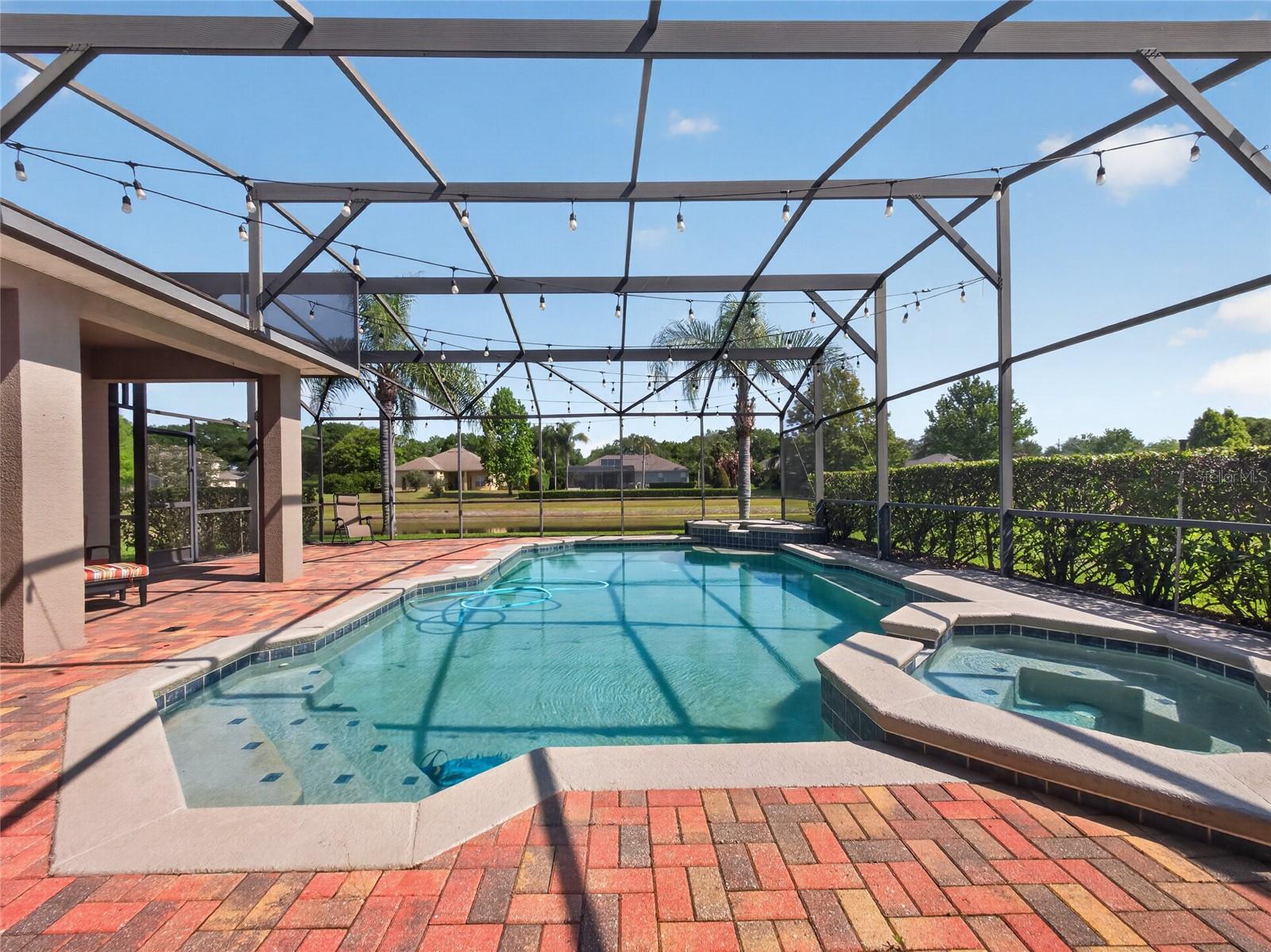 OAKS WINDERMERE 47/57 - Residential