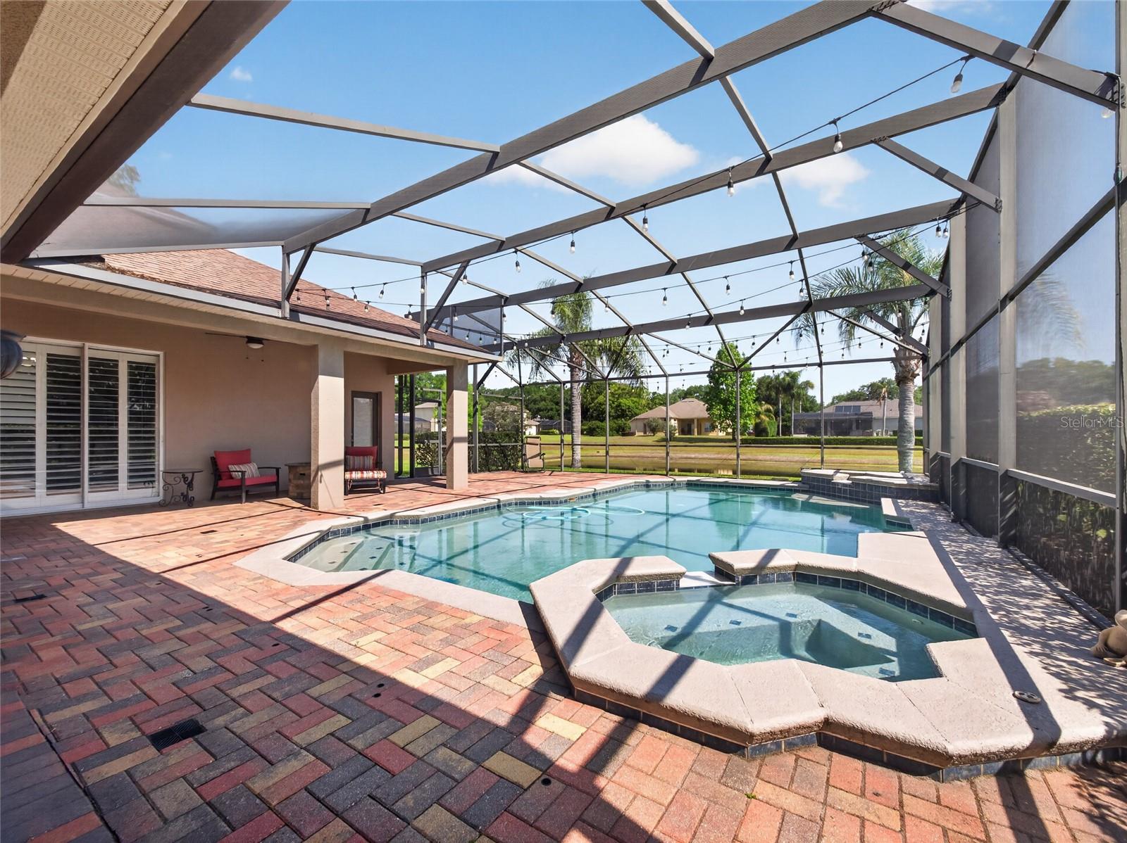OAKS WINDERMERE 47/57 - Residential