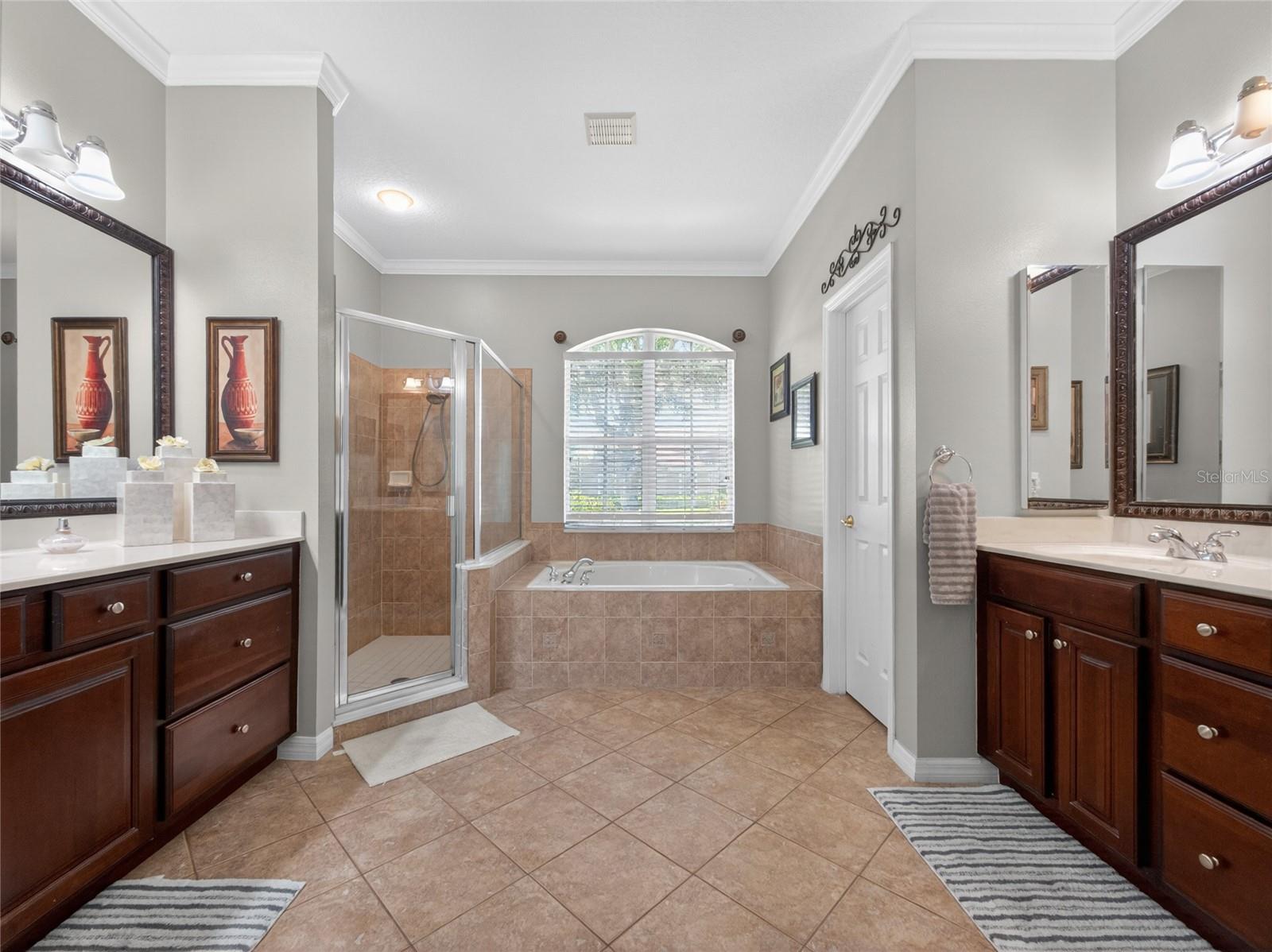 OAKS WINDERMERE 47/57 - Residential