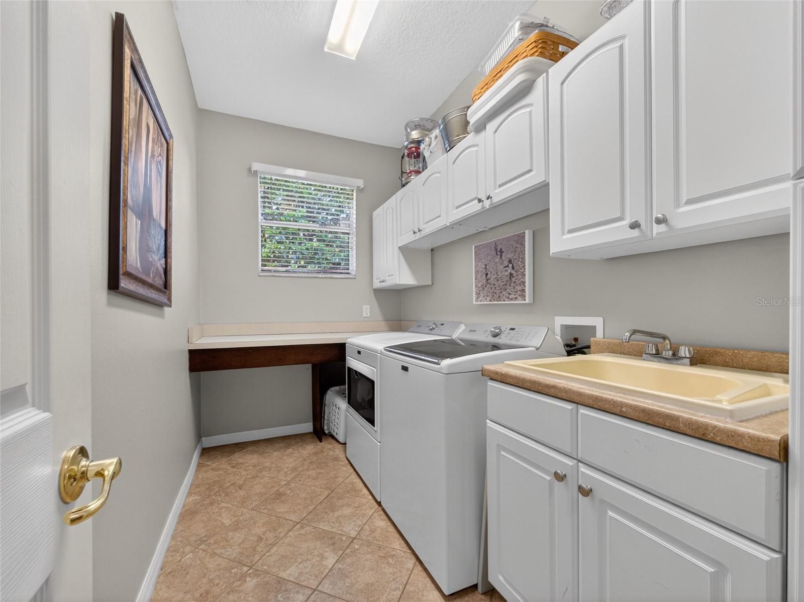 OAKS WINDERMERE 47/57 - Residential