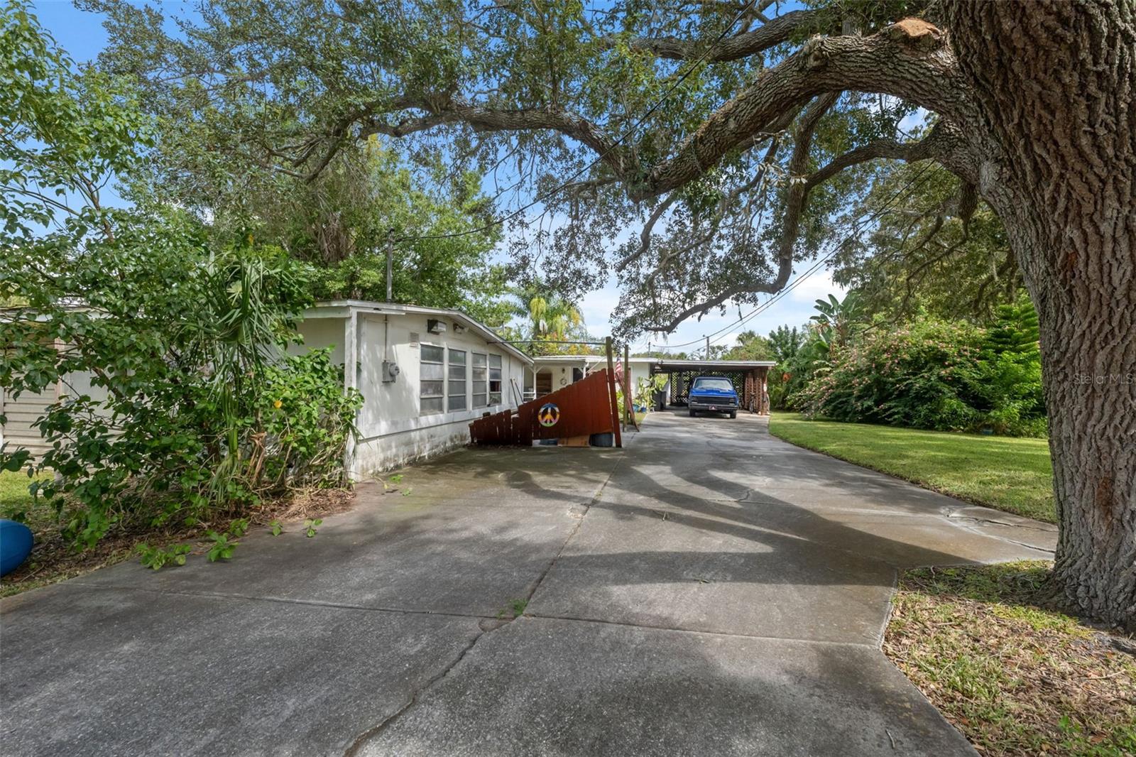 5853 MARIPOSA DRIVE