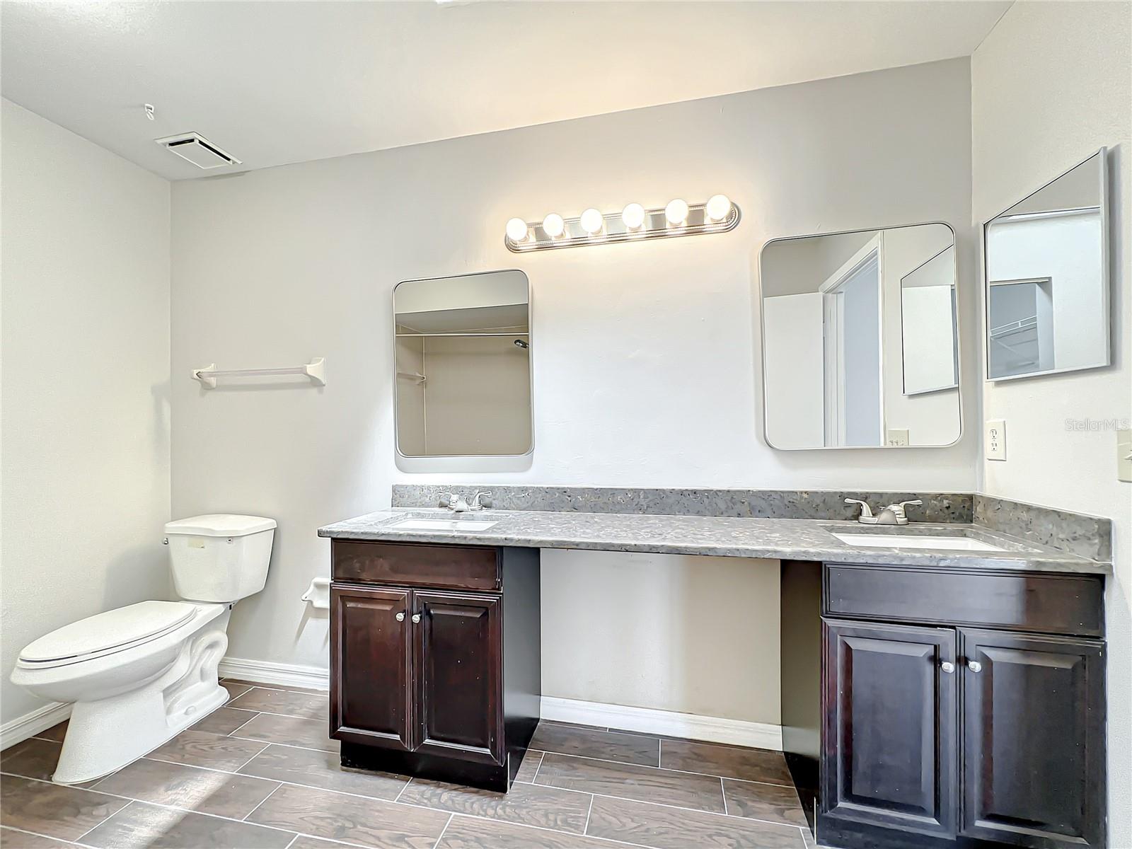 HUNTERS CREEK TR 145 PH 02 - Residential Lease