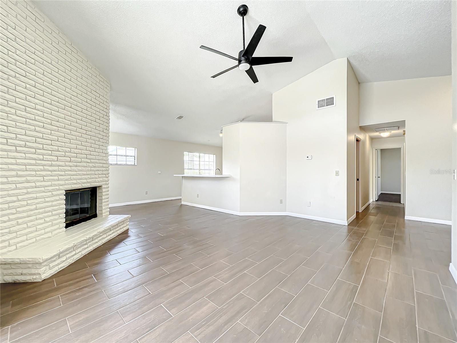 HUNTERS CREEK TR 145 PH 02 - Residential Lease