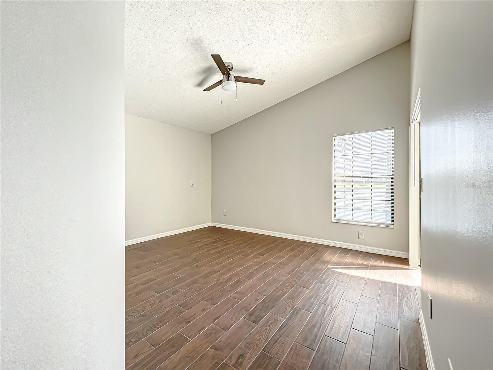 HUNTERS CREEK TR 145 PH 02 - Residential Lease