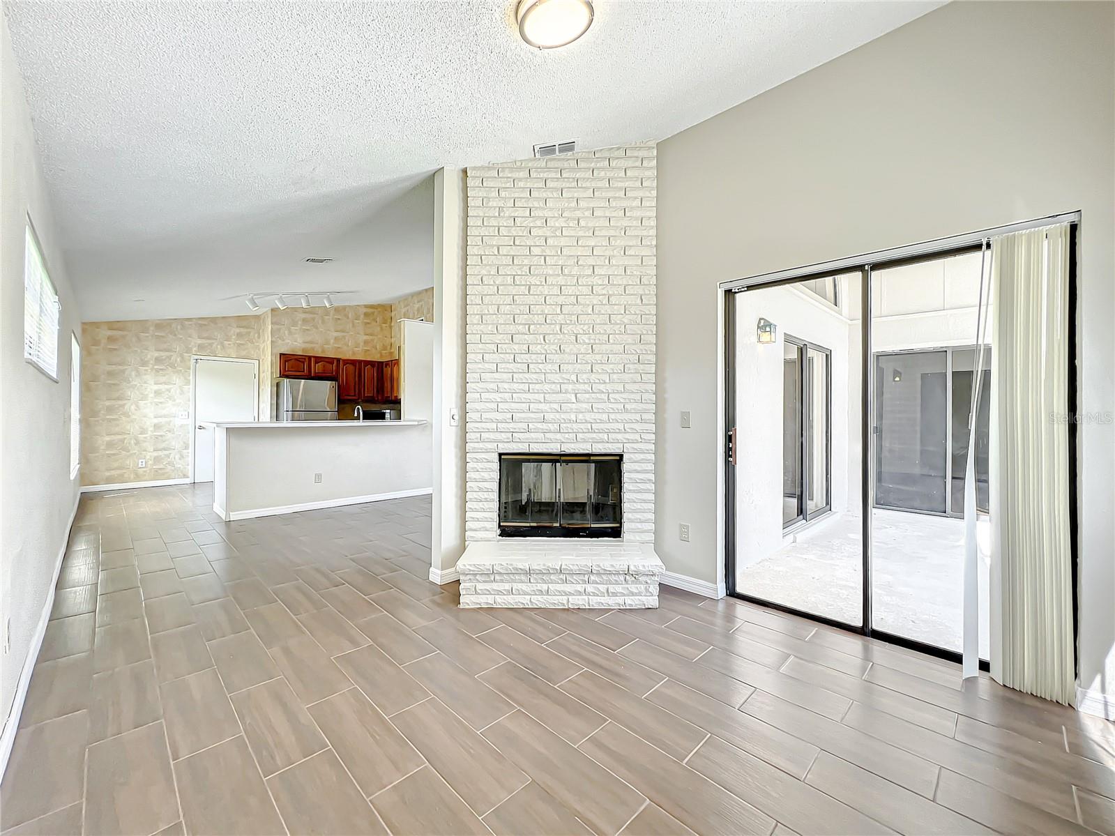 HUNTERS CREEK TR 145 PH 02 - Residential Lease