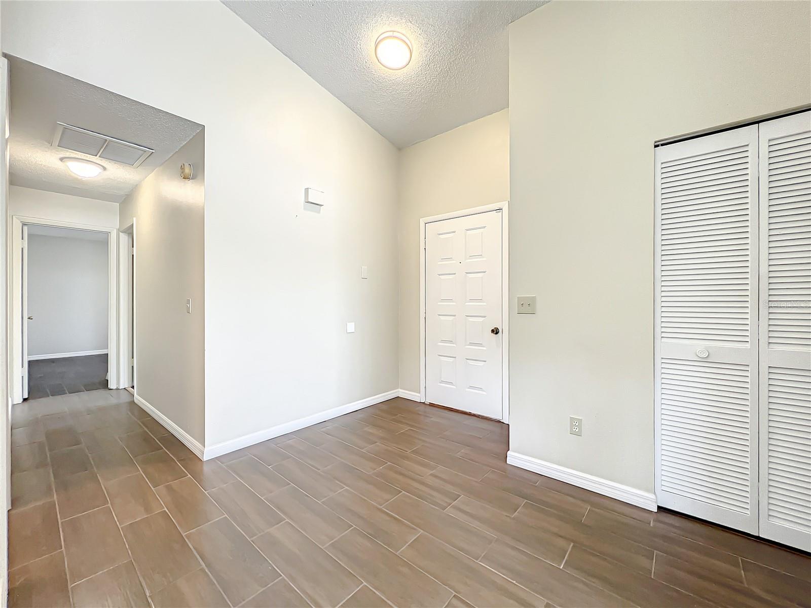 HUNTERS CREEK TR 145 PH 02 - Residential Lease