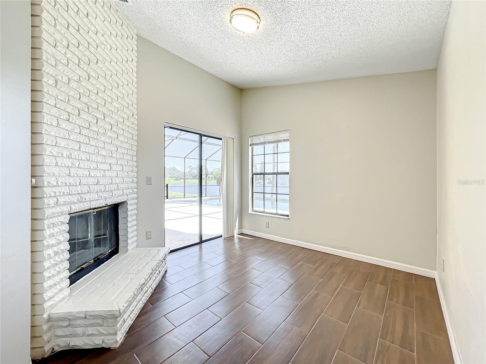 HUNTERS CREEK TR 145 PH 02 - Residential Lease