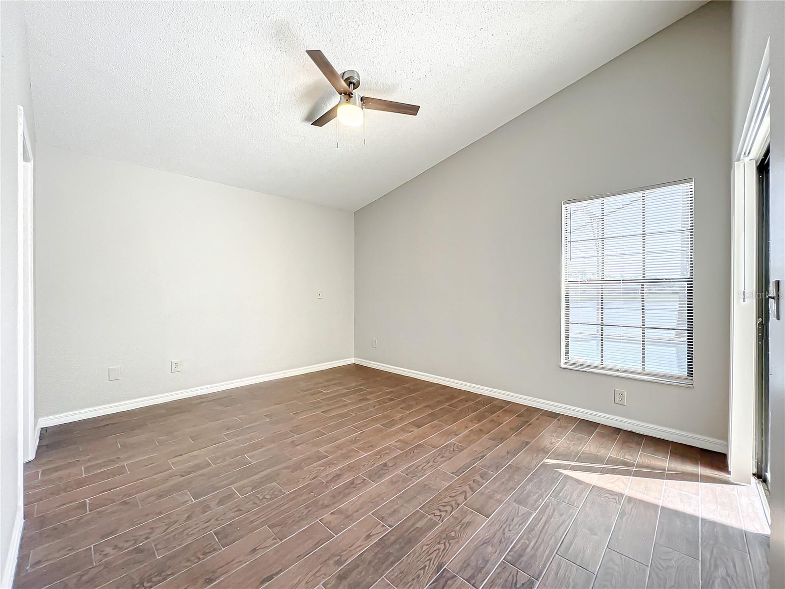 HUNTERS CREEK TR 145 PH 02 - Residential Lease