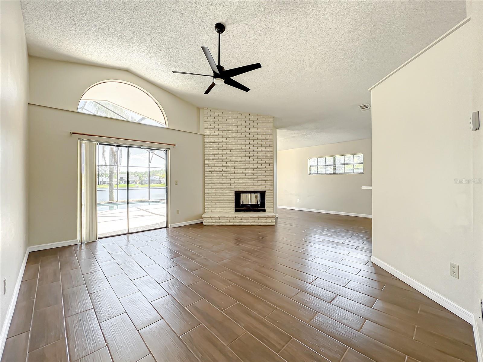 HUNTERS CREEK TR 145 PH 02 - Residential Lease