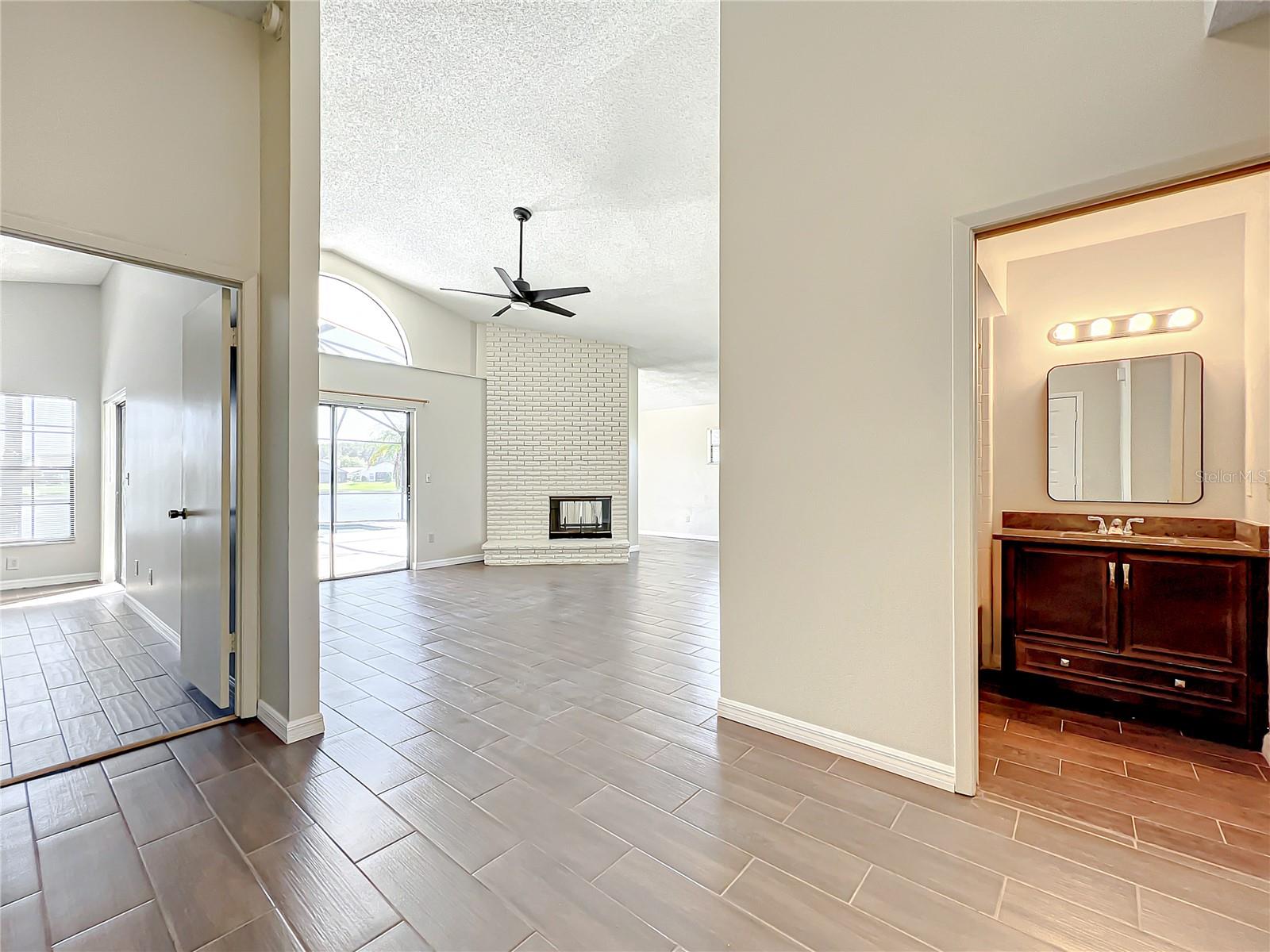 HUNTERS CREEK TR 145 PH 02 - Residential Lease