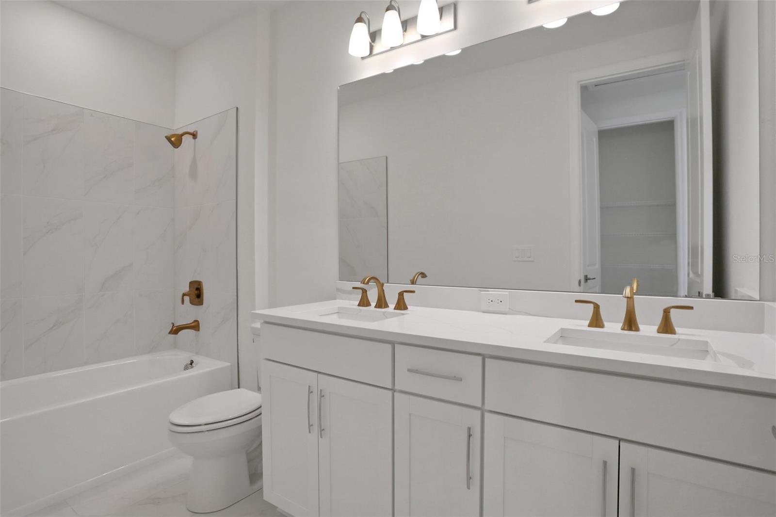 BUNGALOW WALK LAKEWOOD RANCH NEIGHBORHOOD - Residential