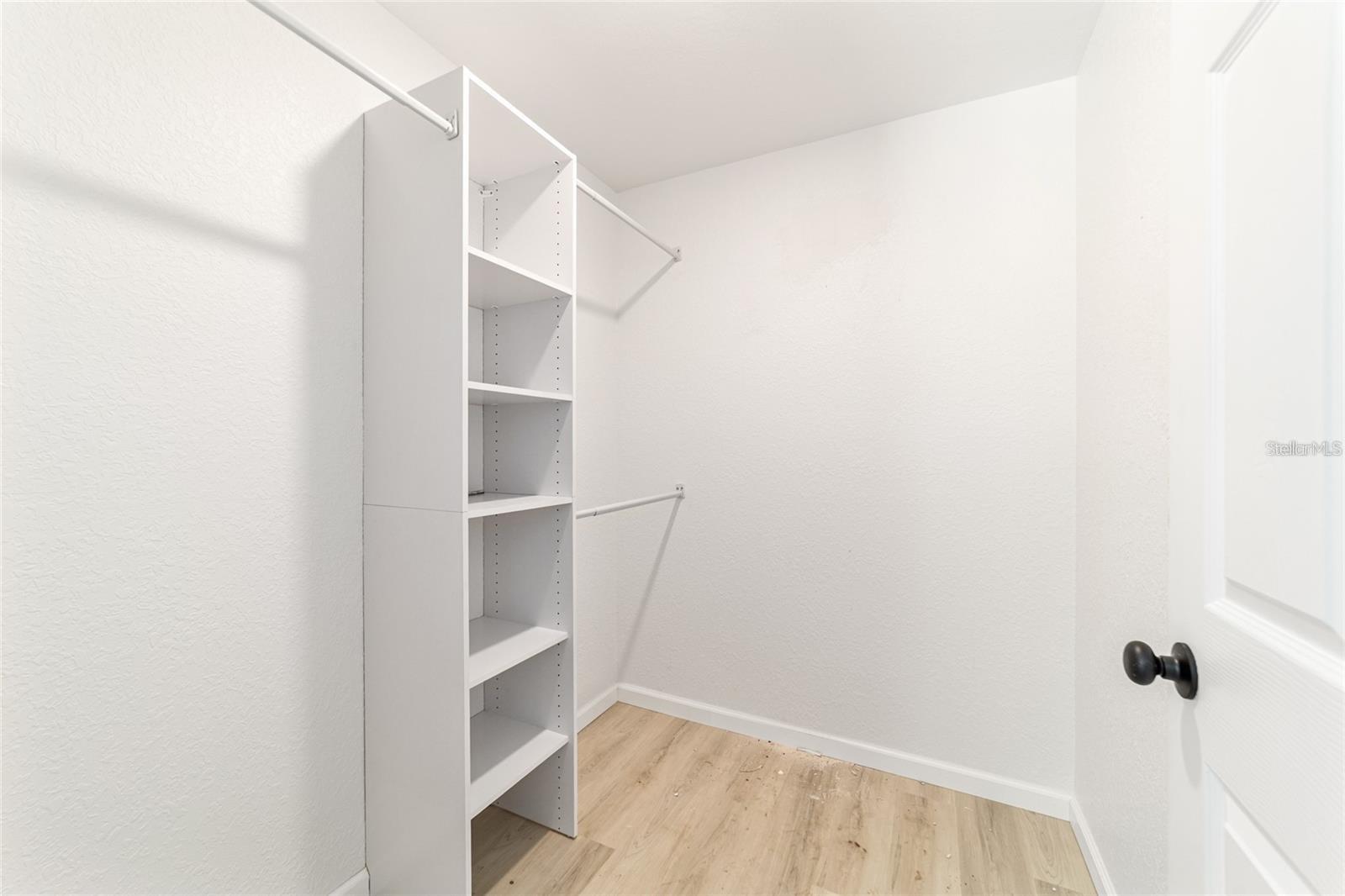 RAINBOW PLACE UN 3 - Residential Lease