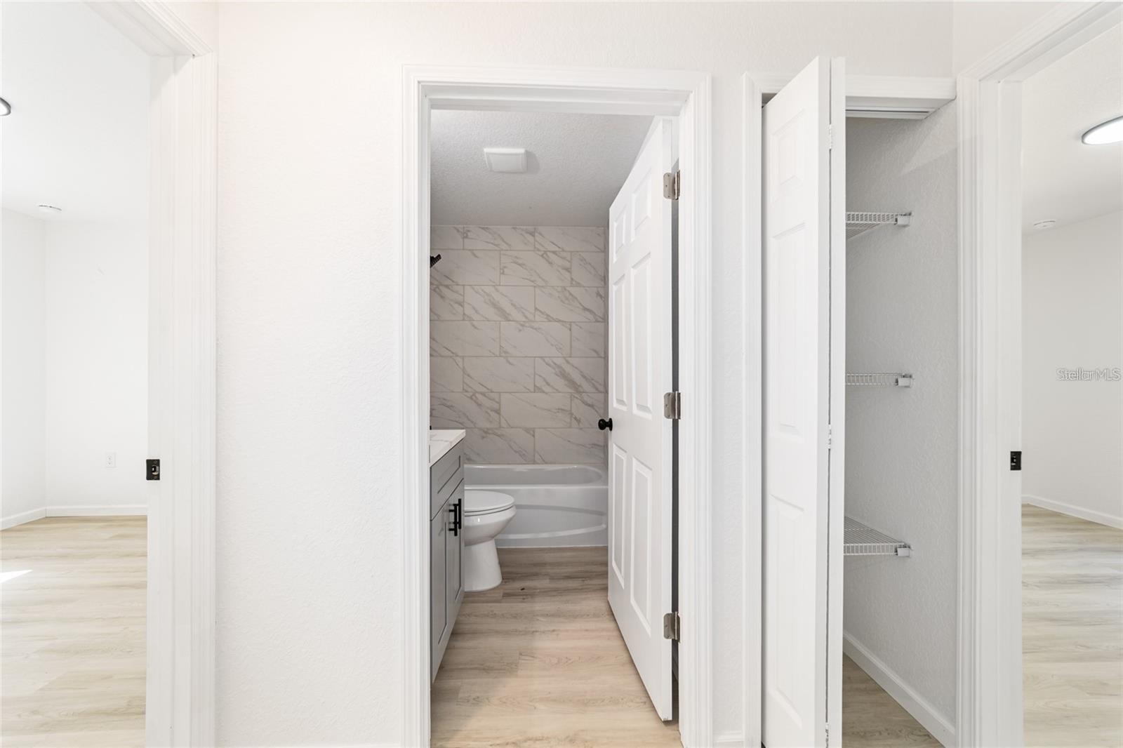 RAINBOW PLACE UN 3 - Residential Lease