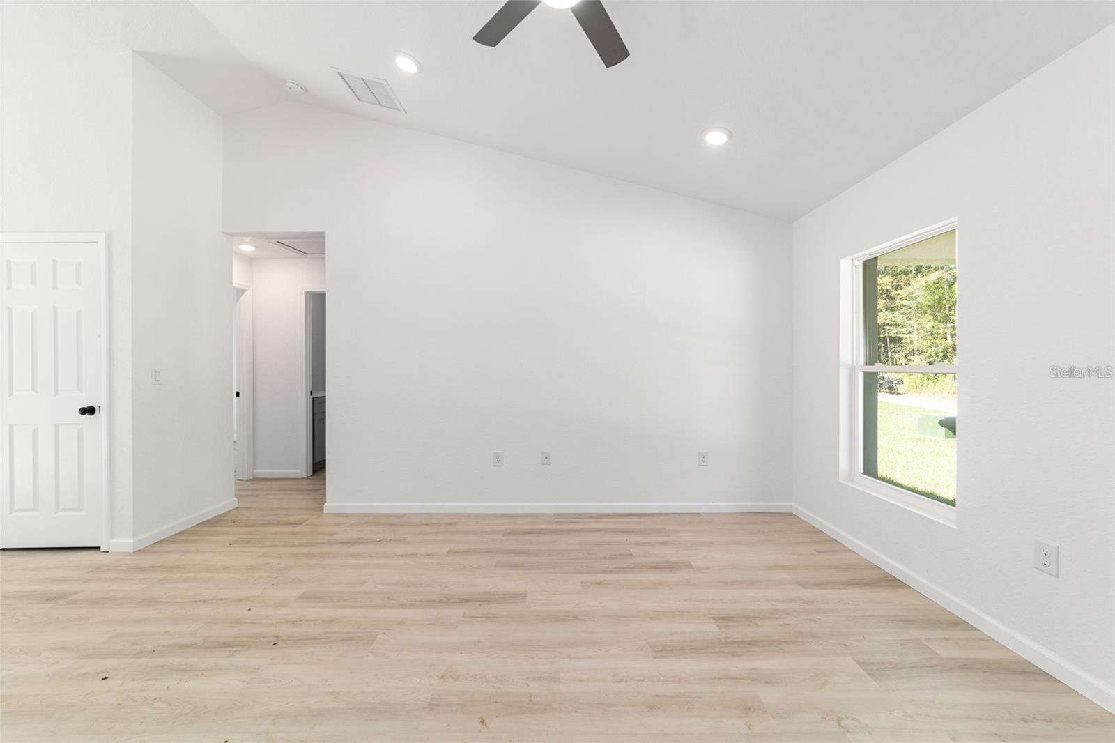 RAINBOW PLACE UN 3 - Residential Lease