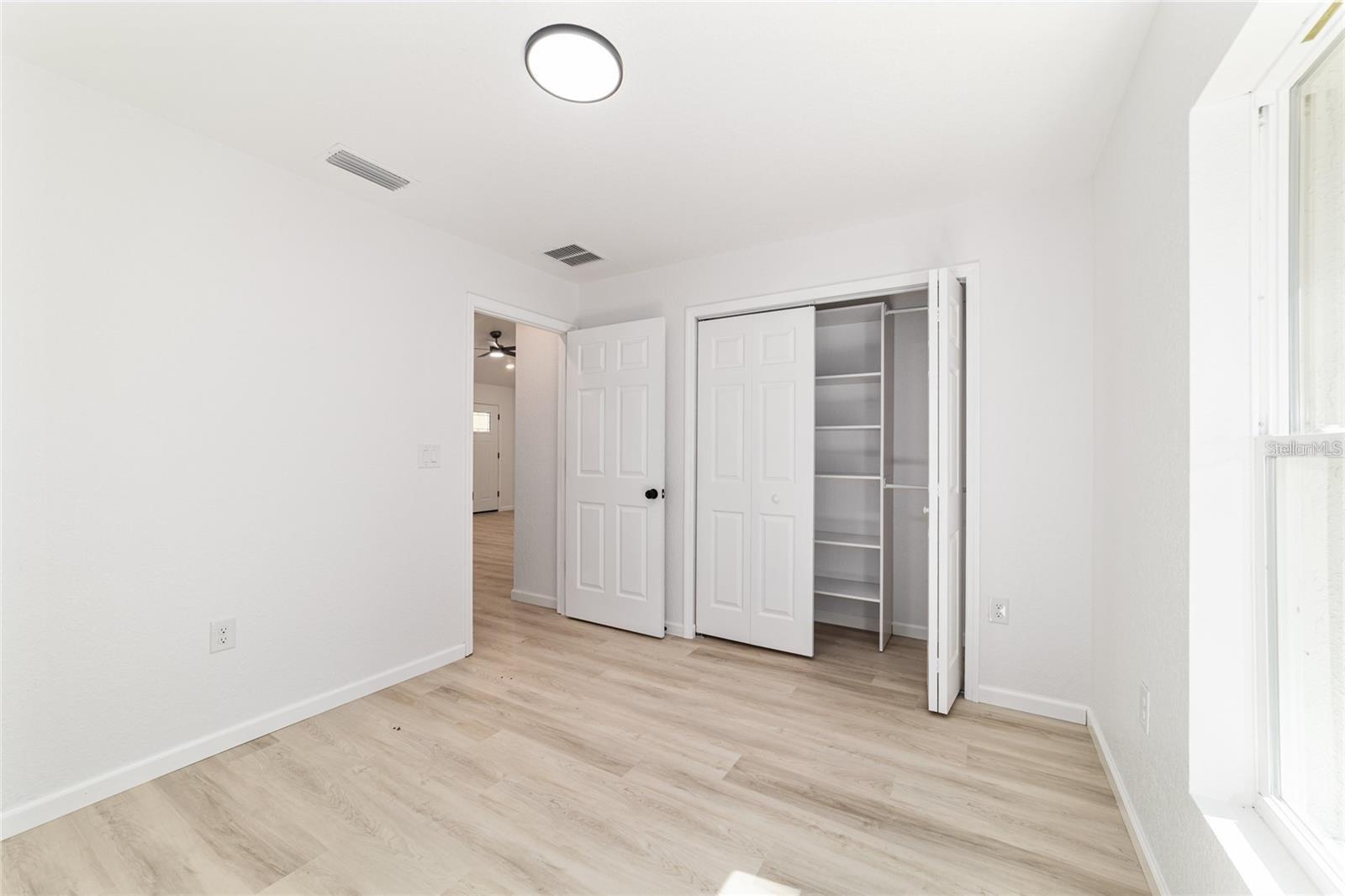 RAINBOW PLACE UN 3 - Residential Lease