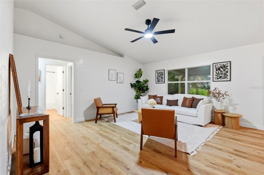 Photo of 518 NW 94 Way, Gainesville, FL 32607 (MLS # GC543959)