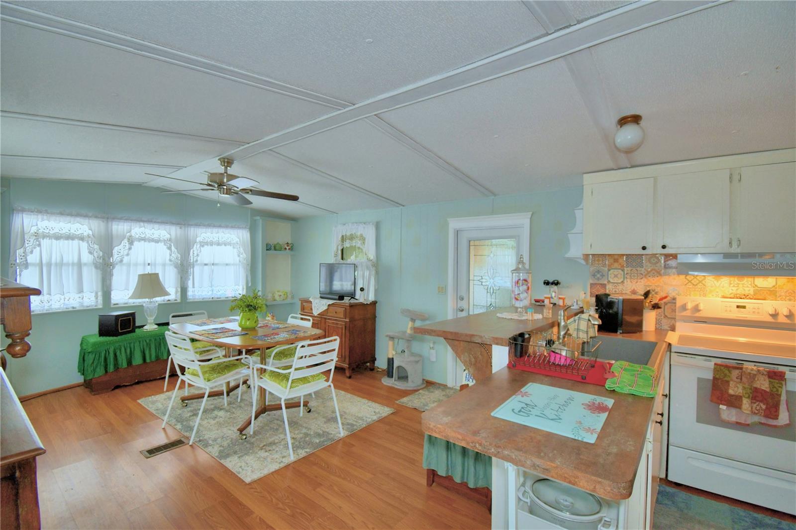 WEST VIEW RIDGE RESORTS INC - Residential