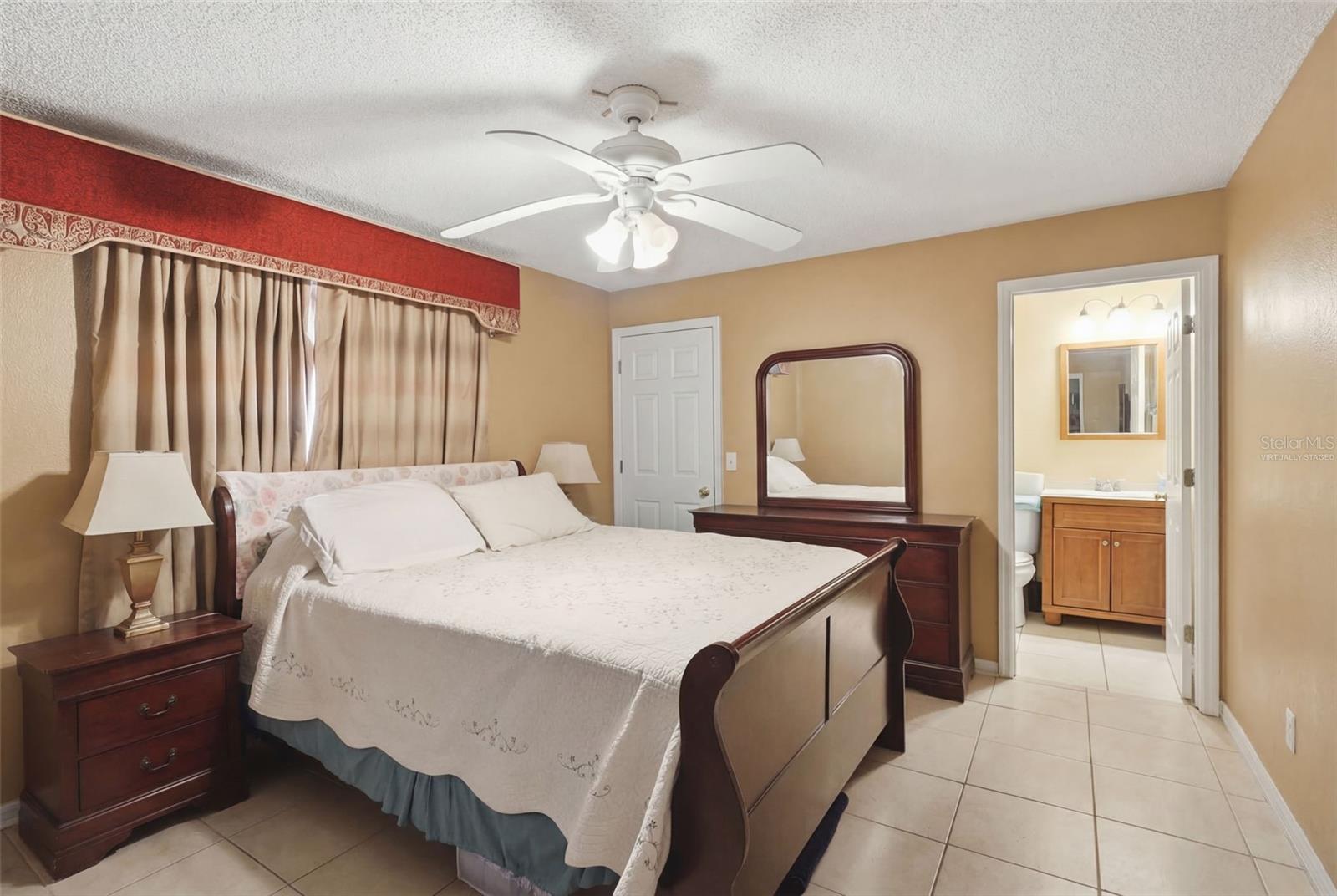 TWO/WEST HIGHLANDS 02 - Residential