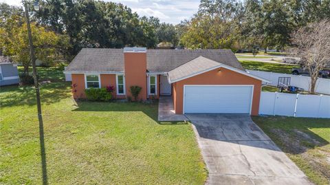 A home in LAKELAND