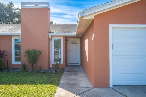 A home in LAKELAND