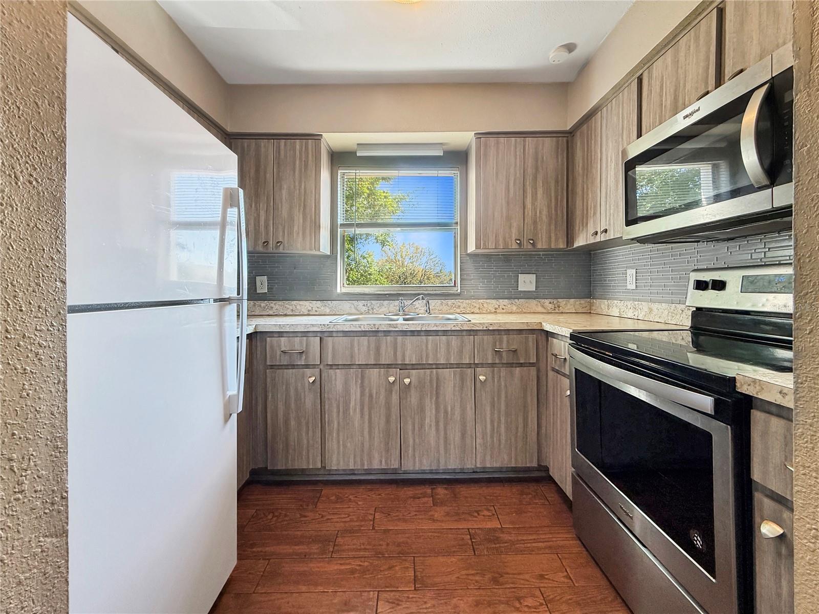 MANHATTAN PALMS CONDO - Residential