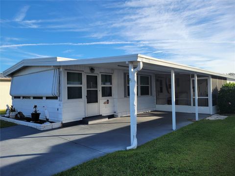 A home in AUBURNDALE