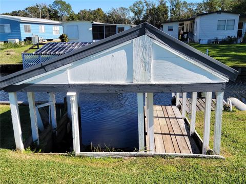 A home in AUBURNDALE