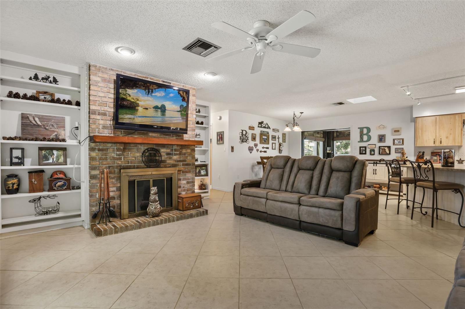 1080 FOREST DRIVE