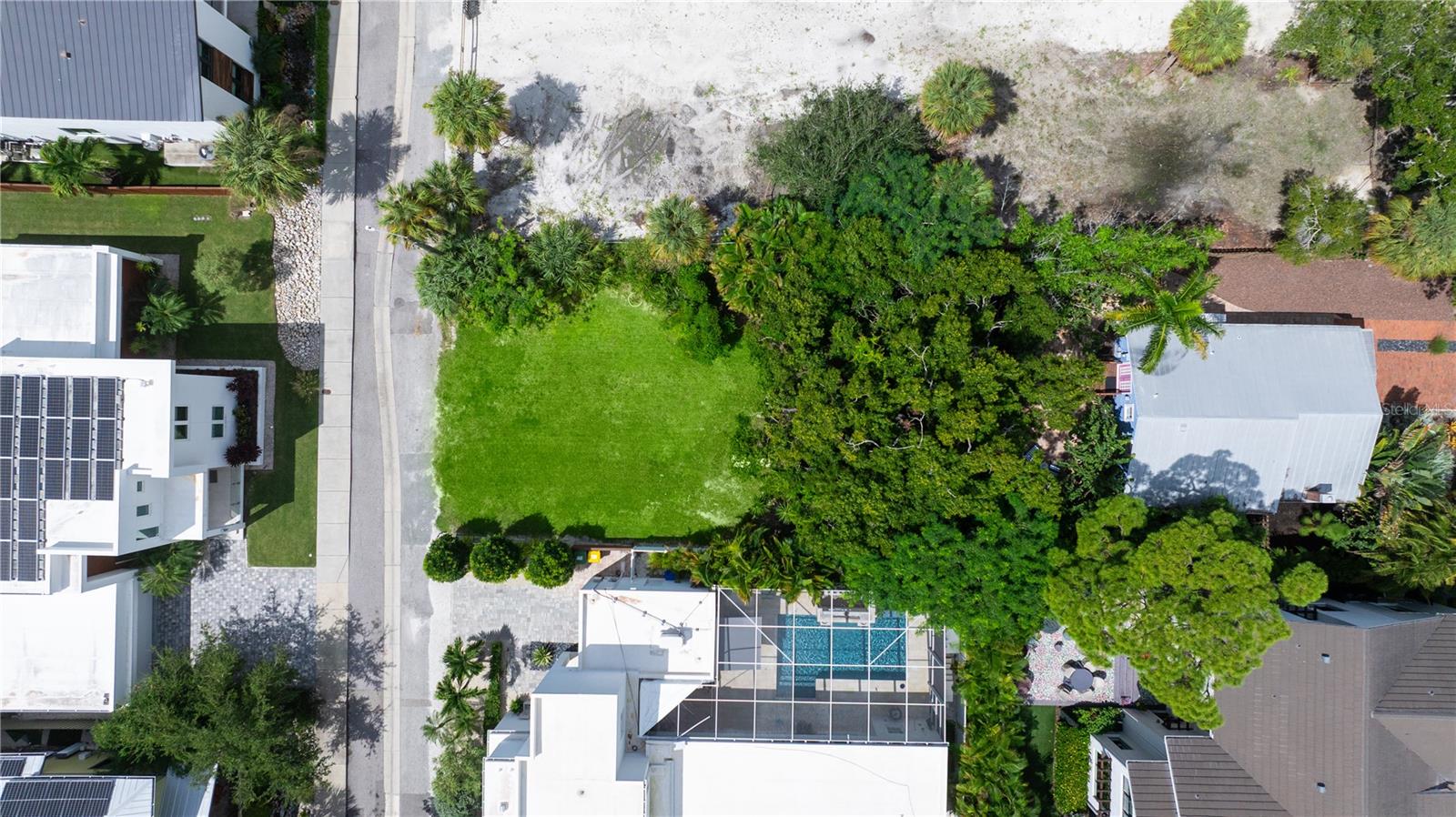 1677 DEVONSHIRE LANE